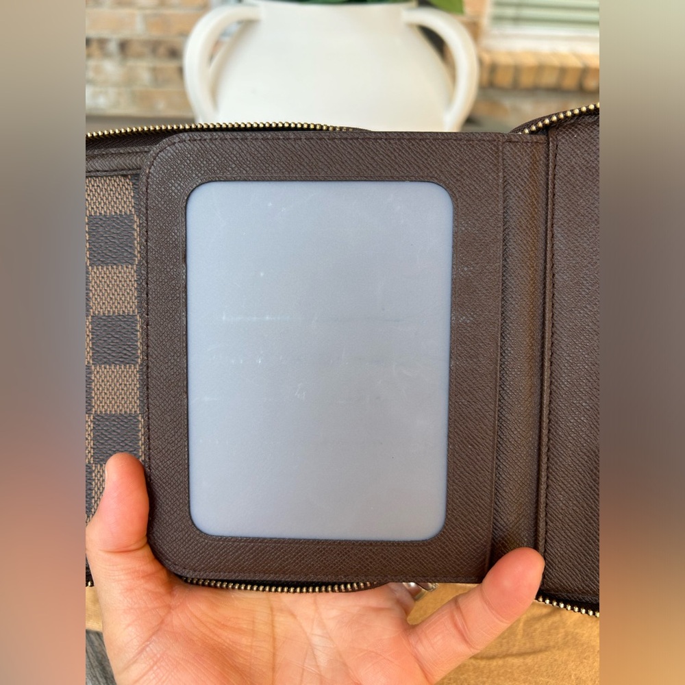 Louis Vuitton Olav Wallet Organizer in DE - Picture 15 of 16